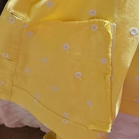 YELLOW Denim Jacket with White Embroidery Size Medium - Picture 11 of 12